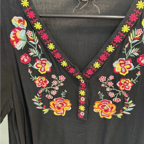 Black Short Sleeve Embellished Blouse with Floral Design - Picture 8 of 8